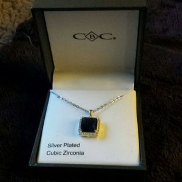 🇺🇦 Silver plated cubic zirconia necklace NWT